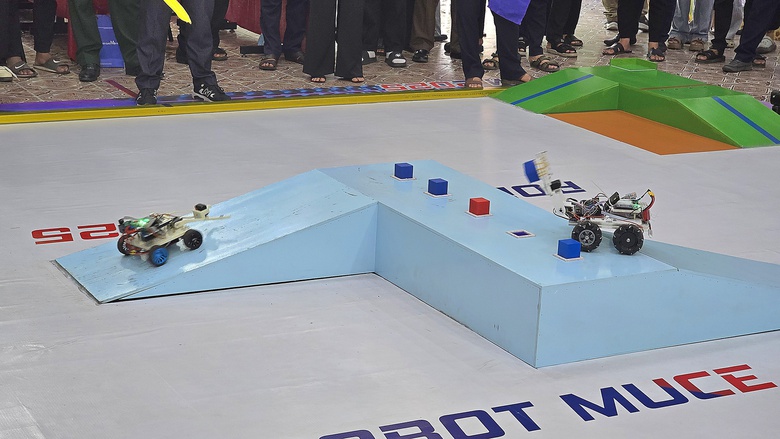 Xem học sinh, sinh vi&ecirc;n Đ&agrave; Nẵng, Quảng Nam tranh t&agrave;i tại robot MUCE 2025- Ảnh 1.