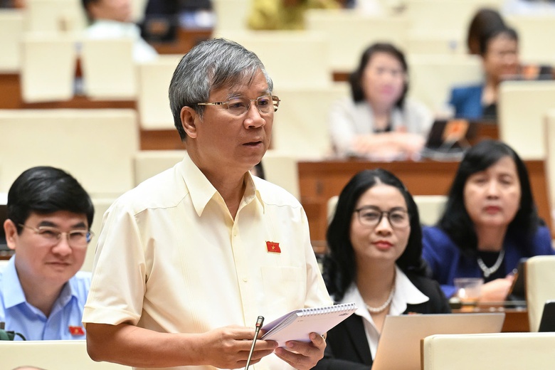 Bộ trưởng Trần Hồng Minh l&yacute; giải việc kh&ocirc;ng quy định gi&aacute; s&agrave;n nh&agrave; ở x&atilde; hội- Ảnh 2.