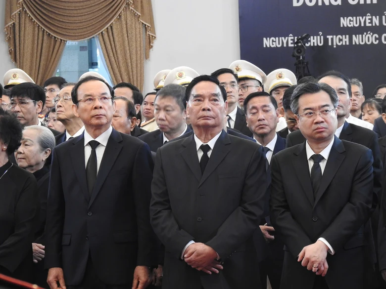 TP.HCM trang trọng tổ chức Lễ viếng nguy&ecirc;n Chủ tịch nước Trần Đức Lương- Ảnh 4.