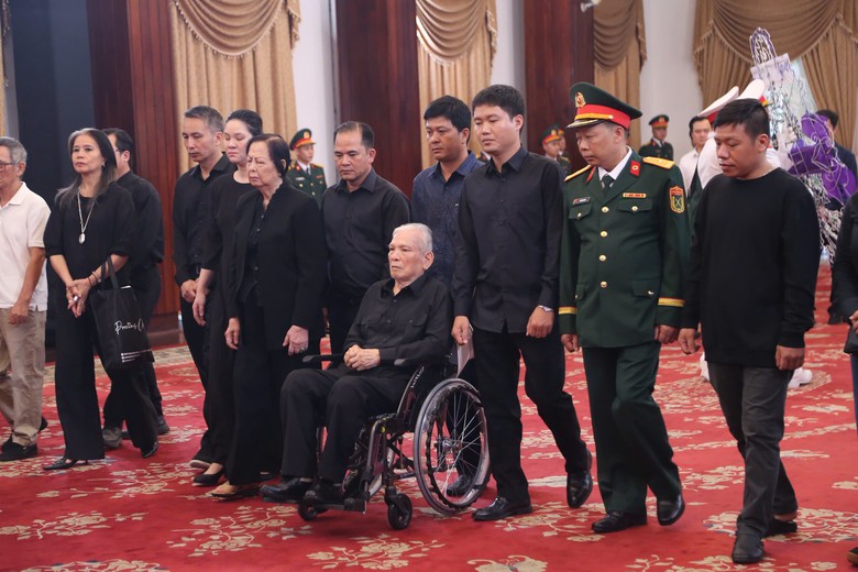 TP.HCM trang trọng tổ chức Lễ viếng nguy&ecirc;n Chủ tịch nước Trần Đức Lương- Ảnh 7.