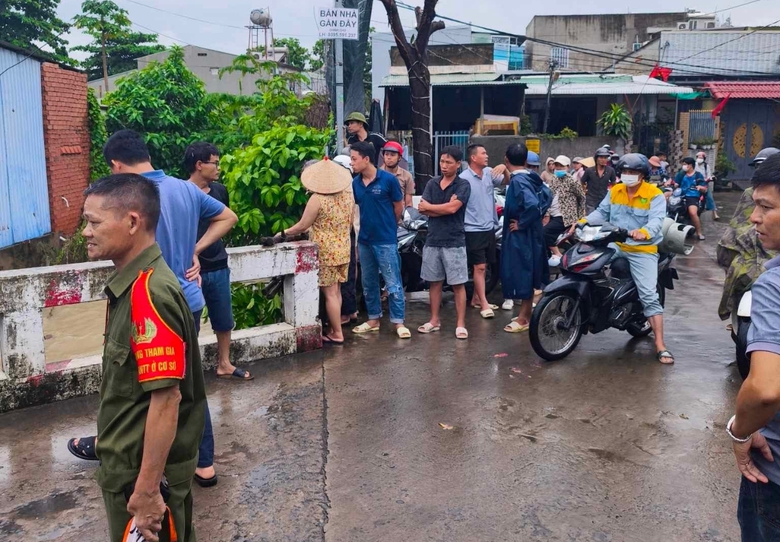 Nhiều đường ở Đồng Nai ngập s&acirc;u hơn nửa m&eacute;t v&igrave; mưa lớn- Ảnh 6.