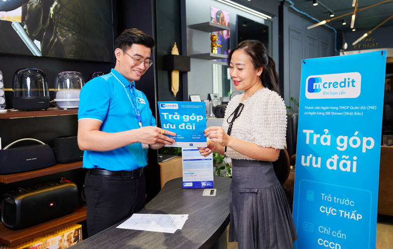 T&agrave;i ch&iacute;nh ti&ecirc;u d&ugrave;ng: Bức tranh thị phần đang được vẽ lại- Ảnh 1.