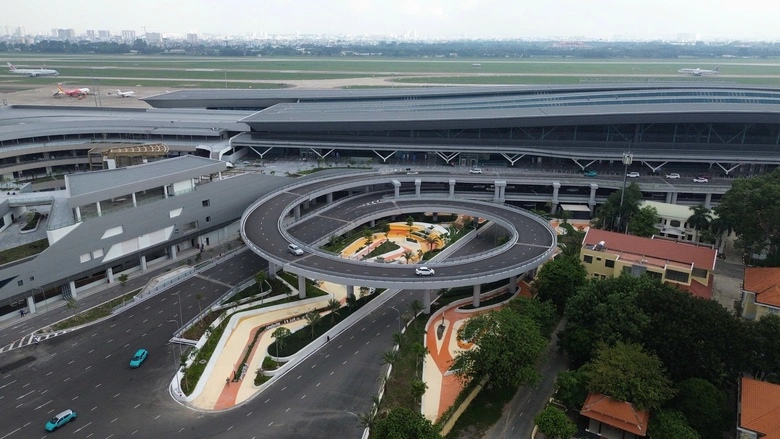 Khắc phục xong mối nối ống tho&aacute;t nước nh&agrave; ga T3 s&acirc;n bay T&acirc;n Sơn Nhất- Ảnh 2.