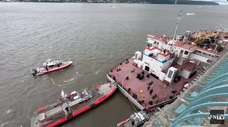 Nổ t&agrave;u tr&ecirc;n s&ocirc;ng Hudson tại New York (Mỹ), 3 người thương vong- Ảnh 1.