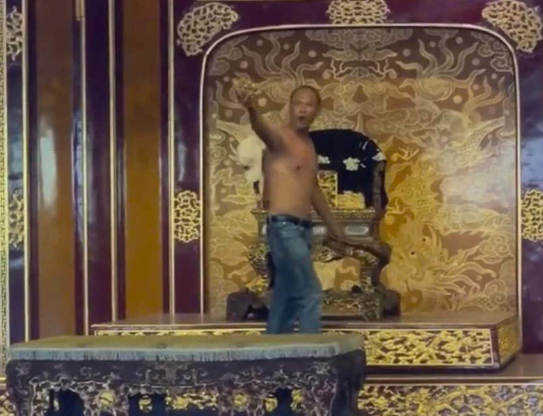 Huế: Gi&aacute;m định t&acirc;m thần đối tượng đập ph&aacute; ngai v&agrave;ng ở Điện Th&aacute;i H&ograve;a- Ảnh 1.