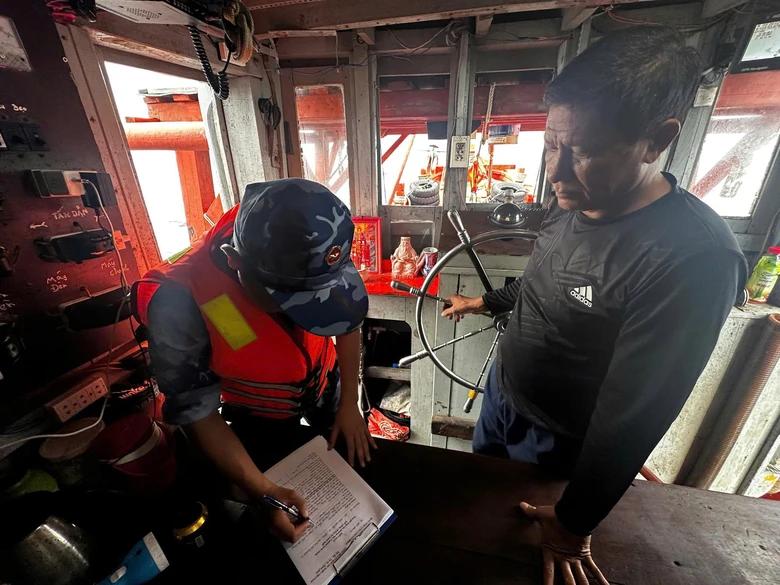 Bắt th&ecirc;m t&agrave;u c&aacute; chở 60.000 l&iacute;t dầu tr&aacute;i ph&eacute;p gần đảo Thổ Chu ở Ki&ecirc;n Giang- Ảnh 2.