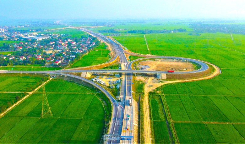 Bứt ph&aacute; tiến độ thi c&ocirc;ng cao tốc: &ldquo;Chỉ b&agrave;n l&agrave;m, kh&ocirc;ng b&agrave;n l&ugrave;i&rdquo;- Ảnh 1.