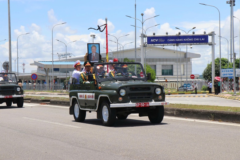 Đưa linh cữu nguyên Chủ tịch nước về đất mẹ Phổ Khánh- Ảnh 2. Đưa linh cữu nguyên Chủ tịch nước về đất mẹ Phổ Khánh- Ảnh 2.