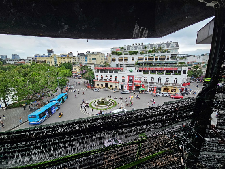 Hà Nội: Dựng rào chắn, chuẩn bị phá dỡ toà nhà "Hàm cá mập"- Ảnh 12. Hà Nội: Dựng rào chắn, chuẩn bị phá dỡ toà nhà "Hàm cá mập"- Ảnh 12.