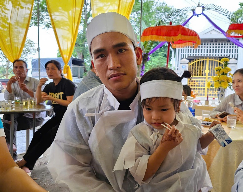 Ng&agrave;y cuối tuần định mệnh của bốn mẹ con- Ảnh 4.