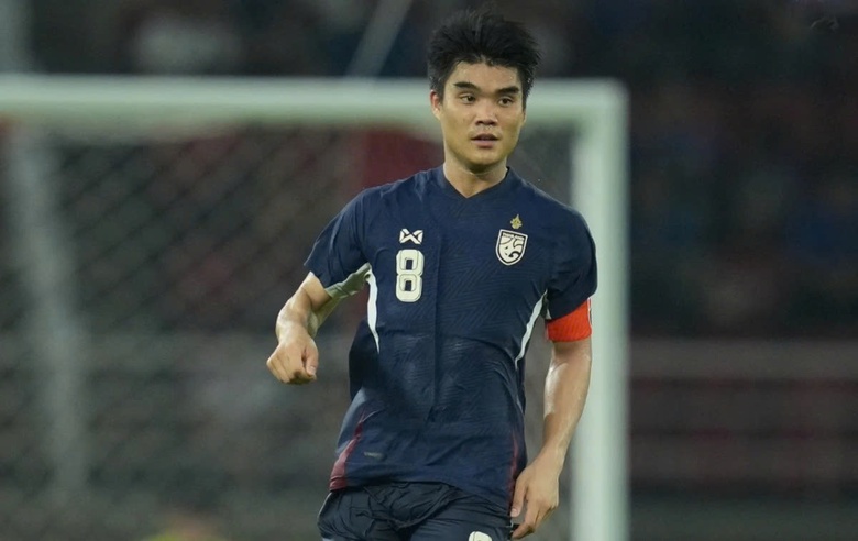 Hai cầu thủ của đội b&oacute;ng Th&aacute;i Lan khiến HLV Kim Sang-sik gặp kh&oacute; ở trận đấu MU- Ảnh 1.