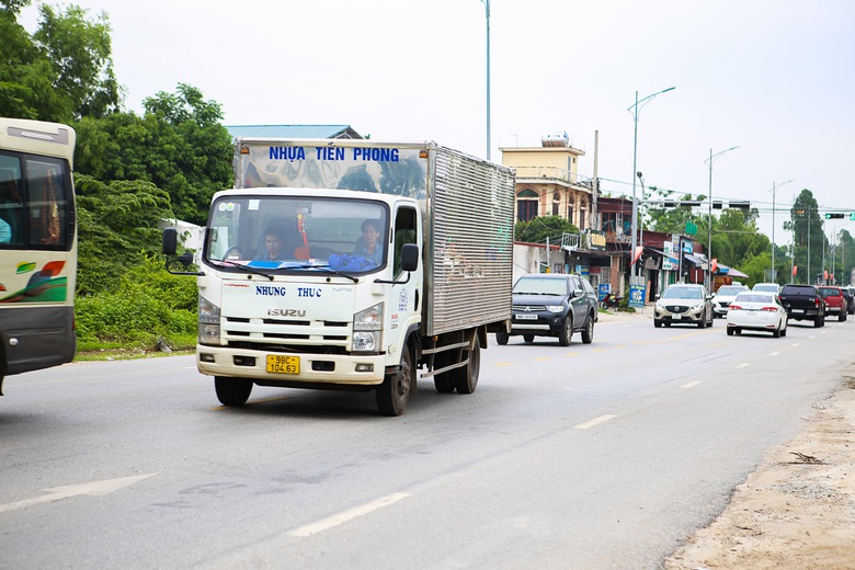 Bắc Giang: Cận cảnh tuyến đường sắp được chi gần 1,8 ngh&igrave;n tỷ đồng để n&acirc;ng cấp, mở rộng- Ảnh 4.
