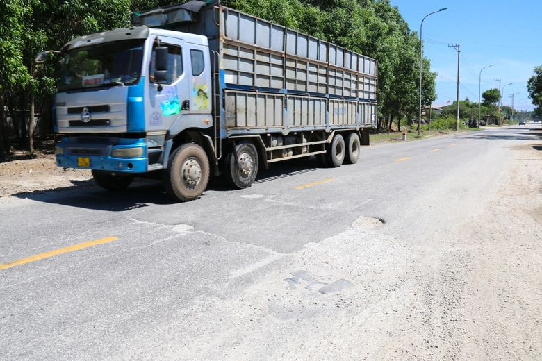 Cấp thiết n&acirc;ng cấp đường kết nối cảng Dung Quất với quốc lộ v&agrave; cao tốc- Ảnh 5.