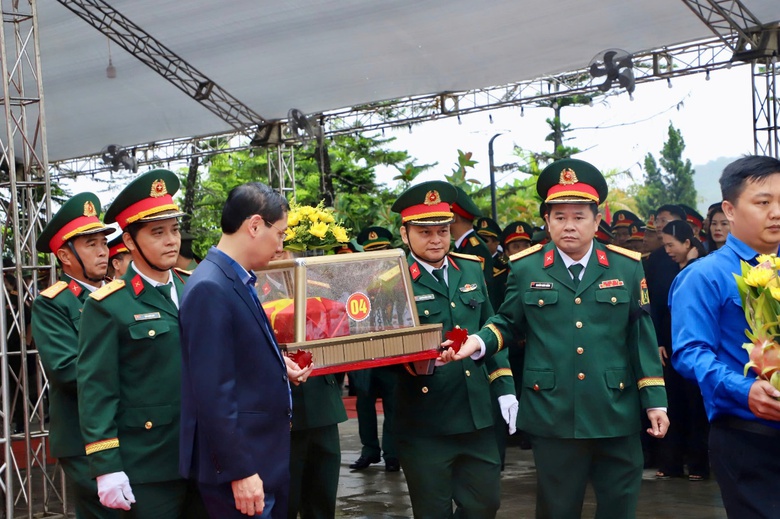 H&agrave; Tĩnh tổ chức lễ truy điệu, an t&aacute;ng 4 h&agrave;i cốt liệt sĩ hy sinh ở L&agrave;o- Ảnh 2.