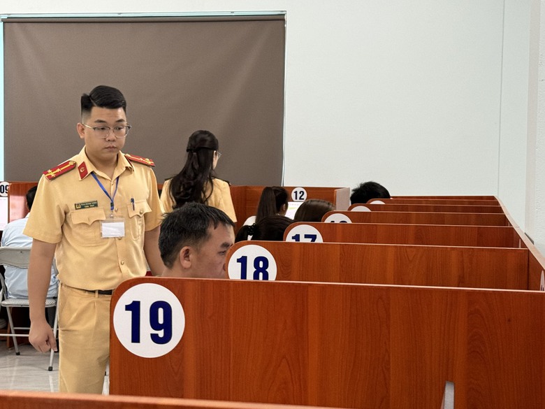 C&ocirc;ng an Bắc Kạn tổ chức kỳ s&aacute;t hạch l&aacute;i xe đầu ti&ecirc;n cho 127 học vi&ecirc;n- Ảnh 2.