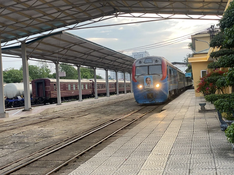 Hơn 8.000 h&agrave;nh kh&aacute;ch đi t&agrave;u li&ecirc;n vận quốc tế Việt Nam - Trung Quốc- Ảnh 1.