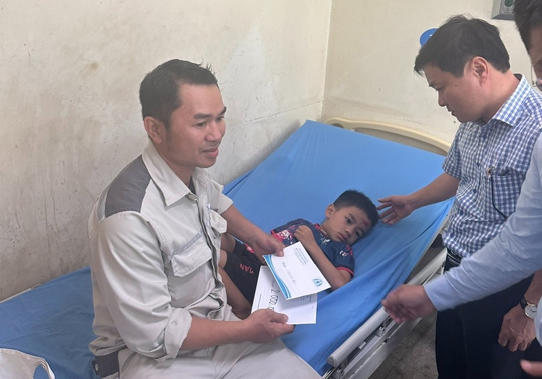 Danh tính các nạn nhân vụ lật xe ben gây chết người trên QL1 qua Quảng Ngãi- Ảnh 1. Danh tính các nạn nhân vụ lật xe ben gây chết người trên QL1 qua Quảng Ngãi- Ảnh 1.