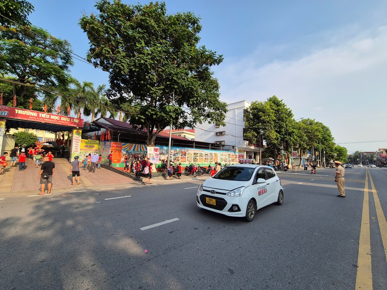 Ph&uacute; Thọ: X&aacute;c định yếu tố then chốt trong đảm bảo an to&agrave;n giao th&ocirc;ng cổng trường- Ảnh 3.