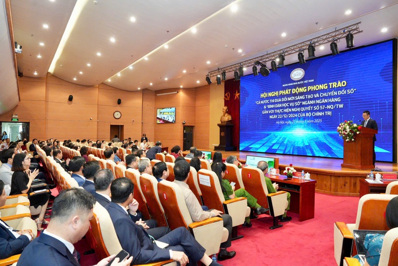 Ng&agrave;nh ng&acirc;n h&agrave;ng ph&aacute;t động phong tr&agrave;o đổi mới s&aacute;ng tạo v&agrave; chuyển đổi số, b&igrave;nh d&acirc;n học vụ số- Ảnh 2.