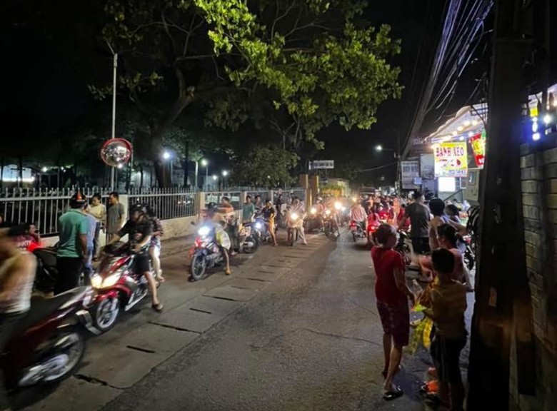 Đồng Nai: &Ocirc; t&ocirc; t&ocirc;ng h&agrave;ng loạt xe m&aacute;y, 4 người bị thương- Ảnh 2.
