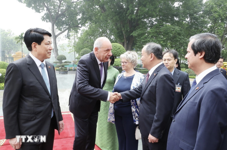 Chủ tịch nước Lương Cường chủ tr&igrave; lễ đ&oacute;n ch&iacute;nh thức Tổng thống Hungary- Ảnh 6.