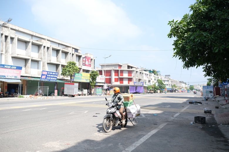 Vĩnh Ph&uacute;c: Tiểu thương thị trấn Thổ Tang hoạt động trở lại- Ảnh 2.