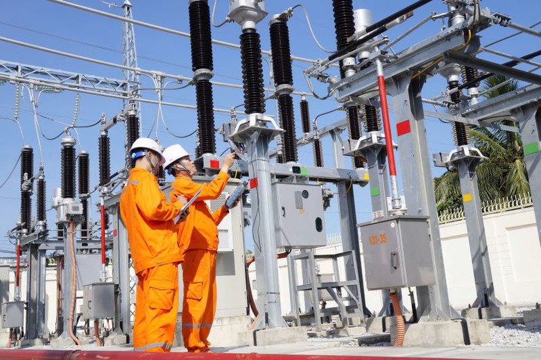 Nhiều biện ph&aacute;p ứng ph&oacute; trong m&ugrave;a h&egrave; 2025 khi gi&aacute; điện tăng cao- Ảnh 1.