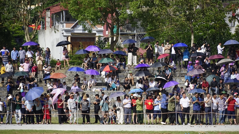 Độc đ&aacute;o đua ngựa giữa n&uacute;i rừng Bắc H&agrave;- Ảnh 12.