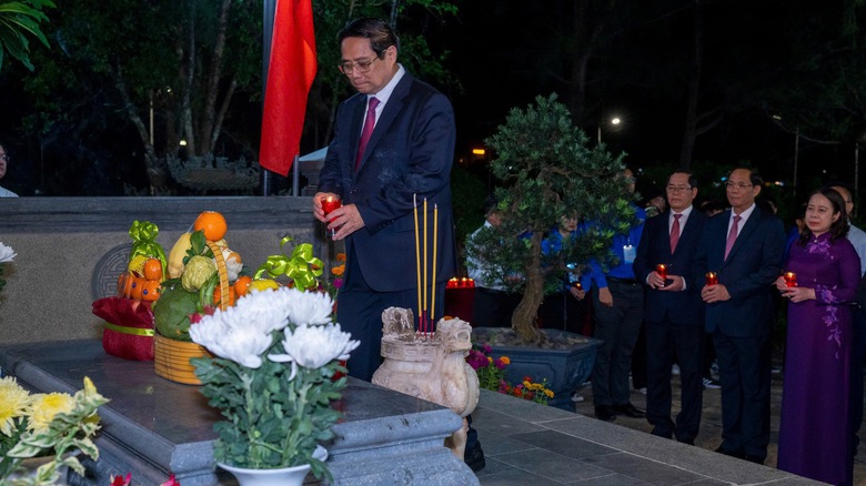 50 năm giải ph&oacute;ng, C&ocirc;n Đảo rực s&aacute;ng đ&ecirc;m tri &acirc;n- Ảnh 5.