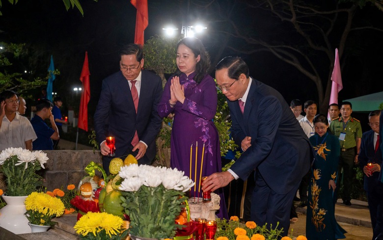 50 năm giải ph&oacute;ng, C&ocirc;n Đảo rực s&aacute;ng đ&ecirc;m tri &acirc;n- Ảnh 7.