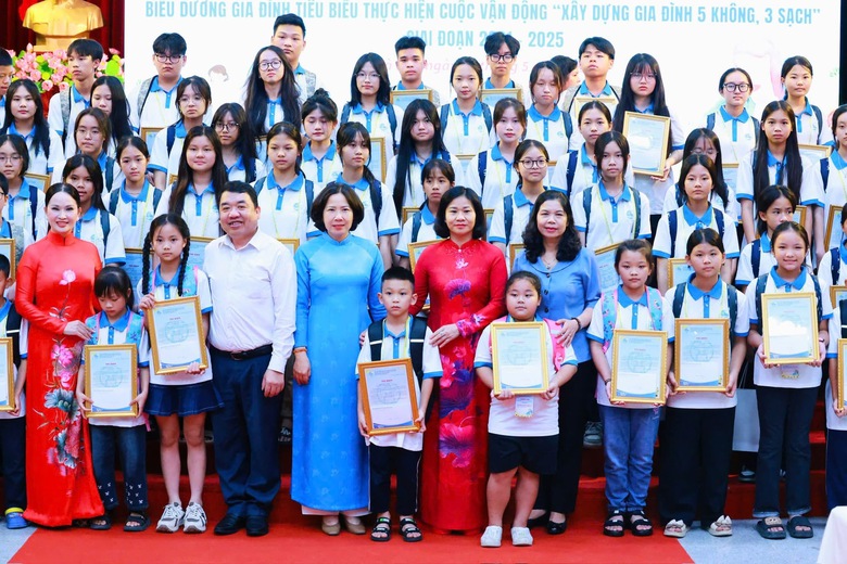 Ấm &aacute;p những v&ograve;ng tay nh&acirc;n &aacute;i chở che trẻ ngh&egrave;o, mồ c&ocirc;i- Ảnh 3.