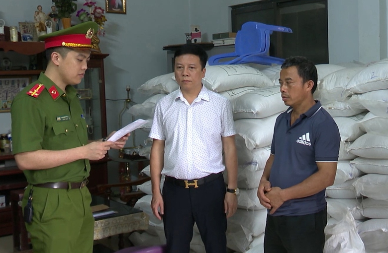 Khởi tố 3 bị can sản xuất h&agrave;ng trăm tấn gi&aacute; đỗ "tắm" h&oacute;a chất độc hại ở L&agrave;o Cai- Ảnh 2.