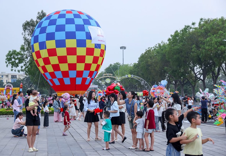 Vĩnh Ph&uacute;c đ&oacute;n hơn 150 ngh&igrave;n lượt kh&aacute;ch, doanh thu tr&ecirc;n 75 tỷ trong dịp nghỉ lễ- Ảnh 2.