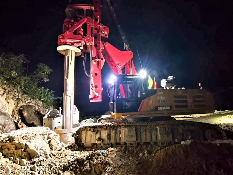 Thi c&ocirc;ng xuy&ecirc;n rừng, xuy&ecirc;n lễ tr&ecirc;n cao tốc Kh&aacute;nh H&ograve;a - Bu&ocirc;n Ma Thuột- Ảnh 11.