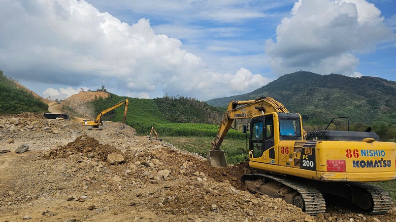 Thi c&ocirc;ng xuy&ecirc;n rừng, xuy&ecirc;n lễ tr&ecirc;n cao tốc Kh&aacute;nh H&ograve;a - Bu&ocirc;n Ma Thuột- Ảnh 16.