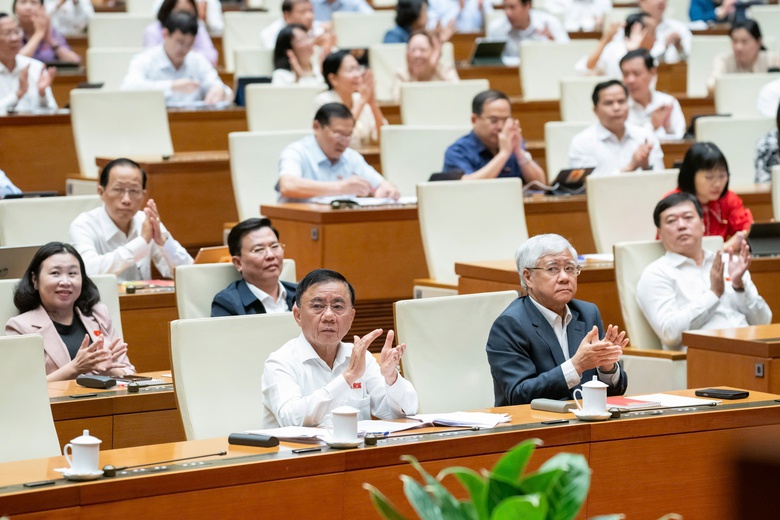 Chủ tịch Quốc hội l&agrave;m Chủ tịch Ủy ban dự thảo sửa đổi, bổ sung Hiến ph&aacute;p- Ảnh 1.