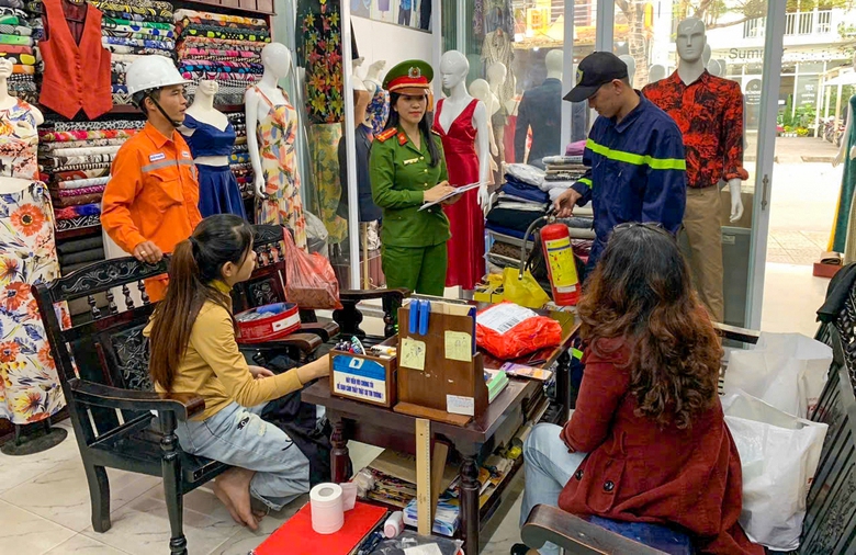 Công an Quảng Nam sẽ lập 25 tổ rà soát, phân loại cơ sở không đảm bảo phòng cháy chữa cháy- Ảnh 1. Công an Quảng Nam sẽ lập 25 tổ rà soát, phân loại cơ sở không đảm bảo phòng cháy chữa cháy- Ảnh 1.