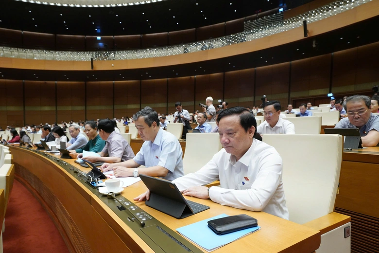 Vì sao cấm công khai thông tin sai phạm của nhà giáo khi chưa có kết luận?- Ảnh 2. Vì sao cấm công khai thông tin sai phạm của nhà giáo khi chưa có kết luận?- Ảnh 2.
