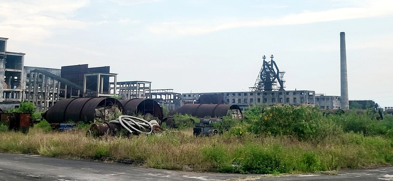 Hà Tĩnh: Vì sao nhà máy luyện gang thép công suất 500.000 tấn/năm chậm triển khai?- Ảnh 1. Hà Tĩnh: Vì sao nhà máy luyện gang thép công suất 500.000 tấn/năm chậm triển khai?- Ảnh 1.