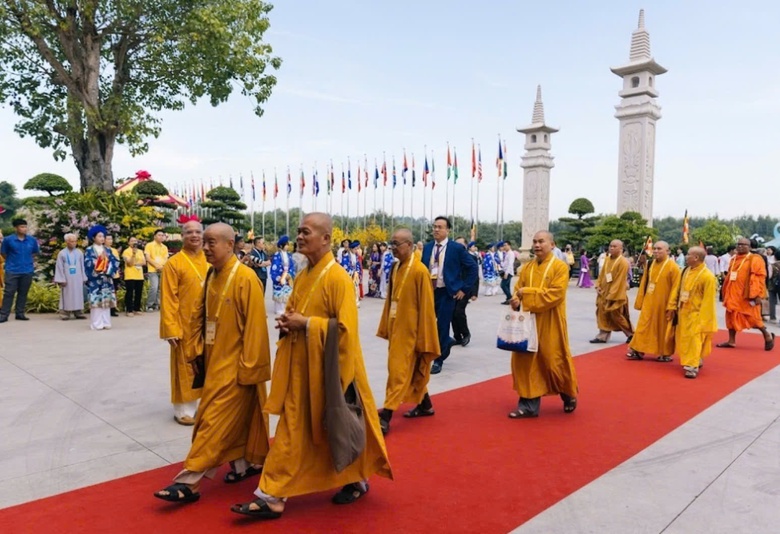 Hơn 1.300 đại biểu quốc tế dự khai mạc Đại lễ Vesak 2025 tại TP.HCM- Ảnh 6.