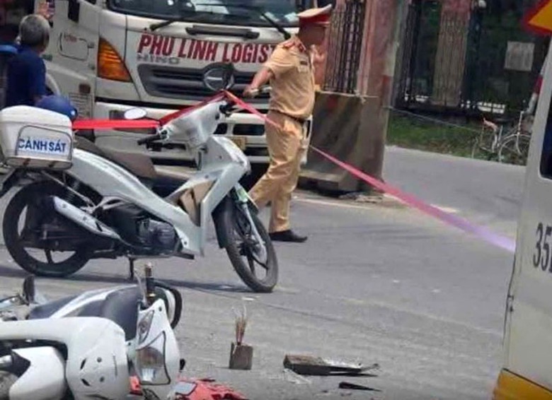 Hiện trường vụ TNGT khiến hai b&agrave; ch&aacute;u tử vong.