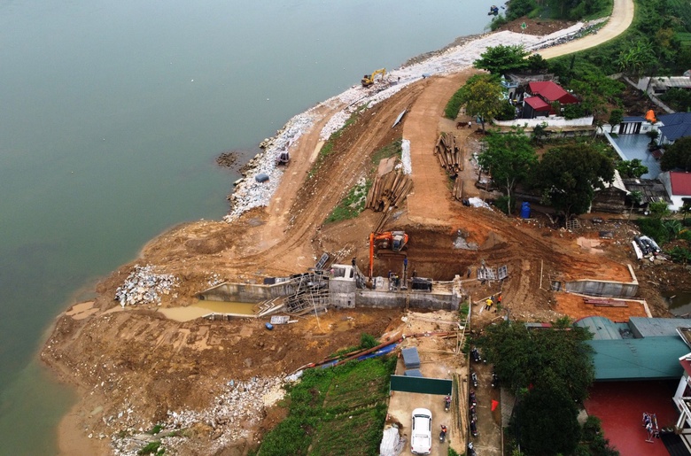 Thanh H&oacute;a gấp r&uacute;t ho&agrave;n thiện c&ocirc;ng tr&igrave;nh ph&ograve;ng chống thi&ecirc;n tai trước m&ugrave;a mưa- Ảnh 1.