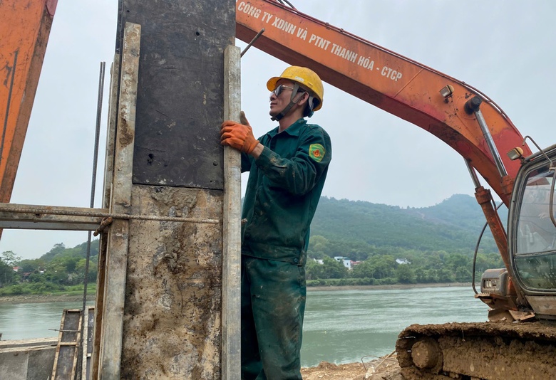 Thanh H&oacute;a gấp r&uacute;t ho&agrave;n thiện c&ocirc;ng tr&igrave;nh ph&ograve;ng chống thi&ecirc;n tai trước m&ugrave;a mưa- Ảnh 2.