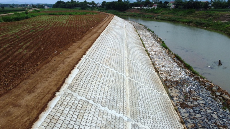Thanh H&oacute;a gấp r&uacute;t ho&agrave;n thiện c&ocirc;ng tr&igrave;nh ph&ograve;ng chống thi&ecirc;n tai trước m&ugrave;a mưa- Ảnh 3.
