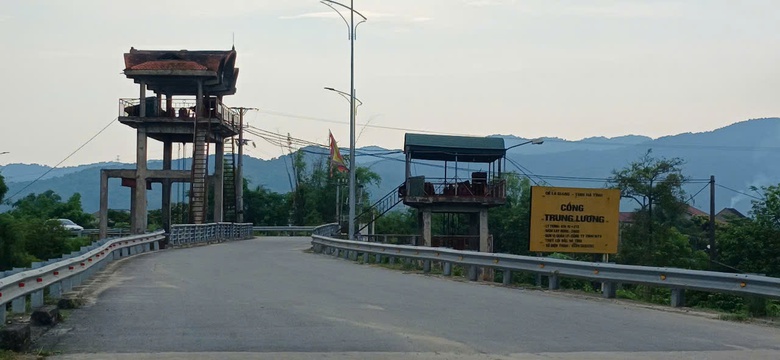 H&agrave; Tĩnh: X&acirc;y dựng phương &aacute;n bảo vệ c&aacute;c vị tr&iacute; trọng điểm tuyến đ&ecirc; 90 năm tuổi- Ảnh 2.