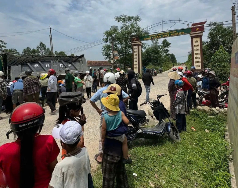 Va chạm xe tải tr&ecirc;n đường li&ecirc;n th&ocirc;n, hai học sinh lớp 12 thương vong- Ảnh 1.