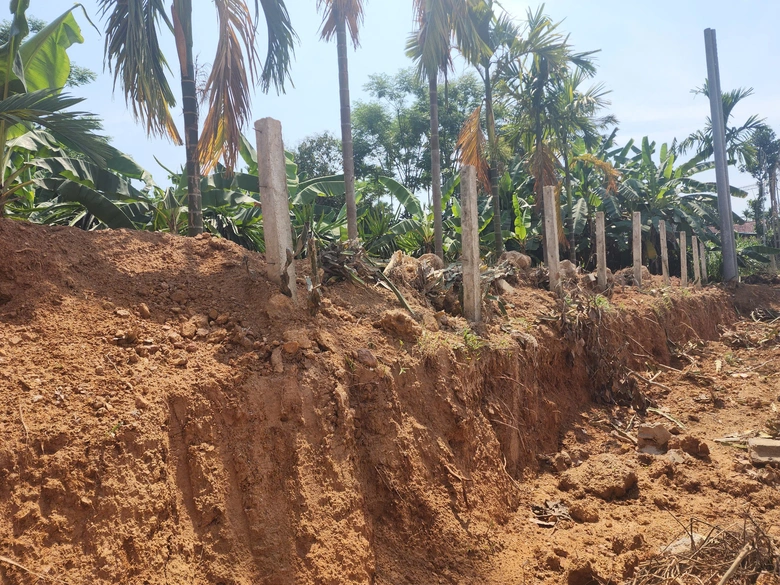 Dự án nâng cấp quốc lộ 8C "ì ạch" do vướng mặt bằng, thiếu đất đắp- Ảnh 3. Dự án nâng cấp quốc lộ 8C "ì ạch" do vướng mặt bằng, thiếu đất đắp- Ảnh 3.