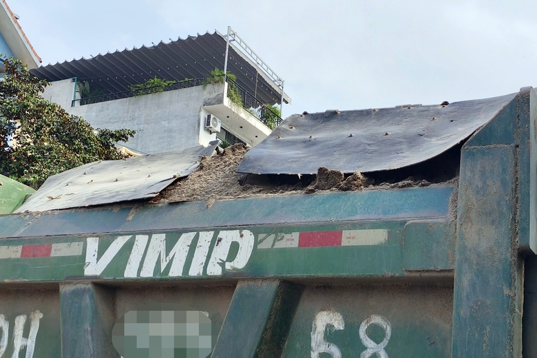 H&agrave; Nội: CSGT lập chốt khung giờ "hiểm", phạt h&agrave;ng loạt xe "hổ vồ" chở qu&aacute; tải- Ảnh 9.