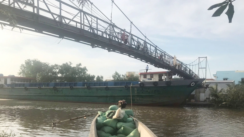 Bạc Li&ecirc;u: D&acirc;n thấp thỏm qua cầu treo Tr&agrave; Kha B đ&atilde; xuống cấp- Ảnh 4.