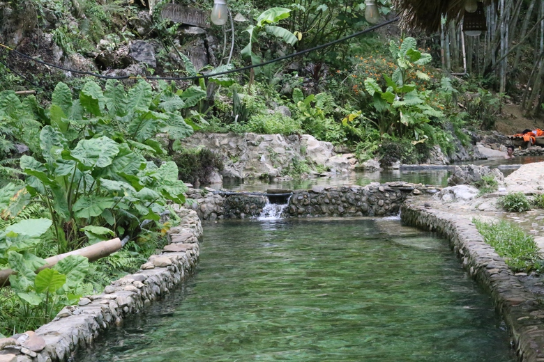 Cảnh hoang sơ tại suối nước n&oacute;ng h&uacute;t kh&aacute;ch du lịch ở Sơn La- Ảnh 3.